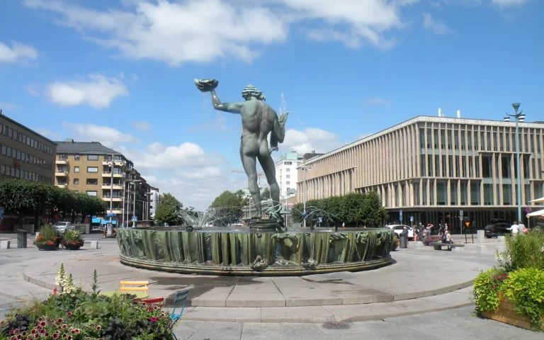 Poseidonstatyn och Götaplatsen i centrala Göteborg